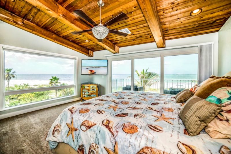 Cool Tampa Airbnbs & Vacation Rentals: Oceanfront Villa