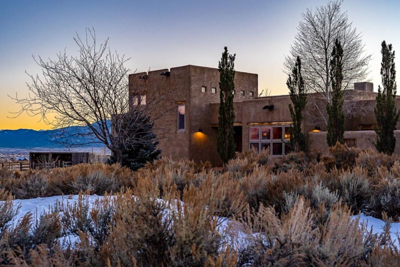 Cool Taos Airbnbs & Vacation Rentals: Taos Villa