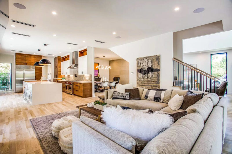 Coolest Airbnbs in Dallas, Texas: Opulent Luxury Villa
