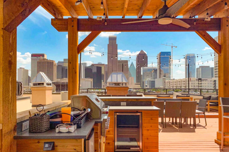 Coolest Airbnbs in Dallas, Texas: Roofdeck Townhome