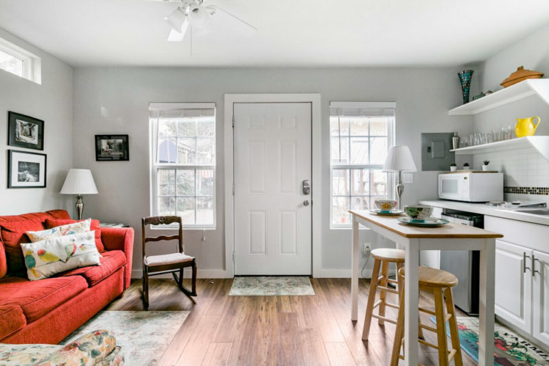 Dallas Airbnbs and Vacation Homes: Downtown Cozy Casita