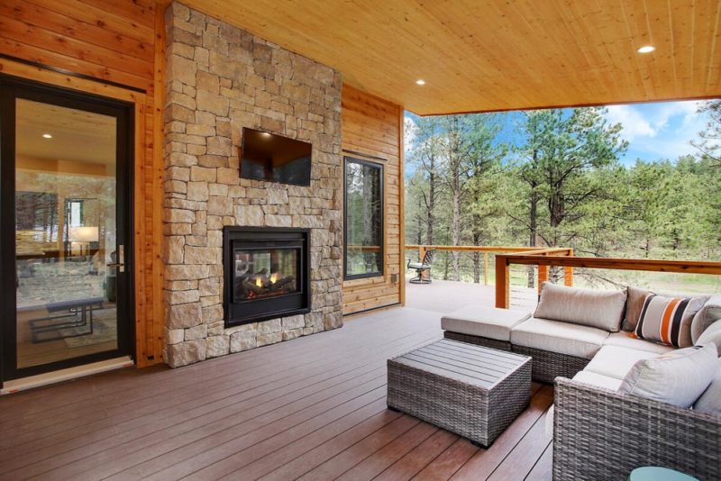 Taos Airbnb Vacation Homes: Custom House in Angel Fire