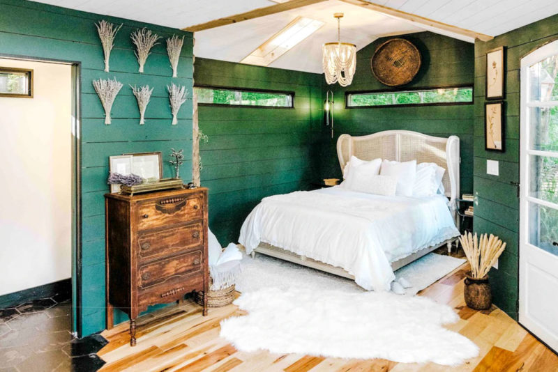 Unique Airbnbs in Charlotte, North Carolina: Carolina Treehouse