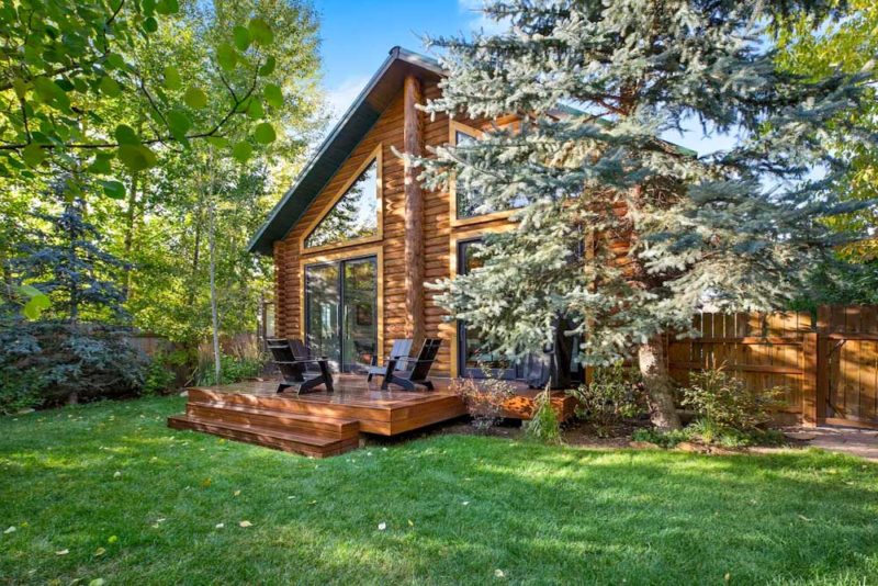 Unique Airbnbs in Jackson Hole, Wyoming: Hall Haven Cabin