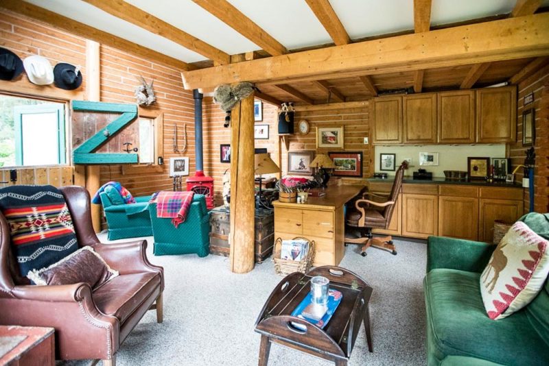 Unique Airbnbs in Steamboat Springs, Colorado: Cozy Cabin