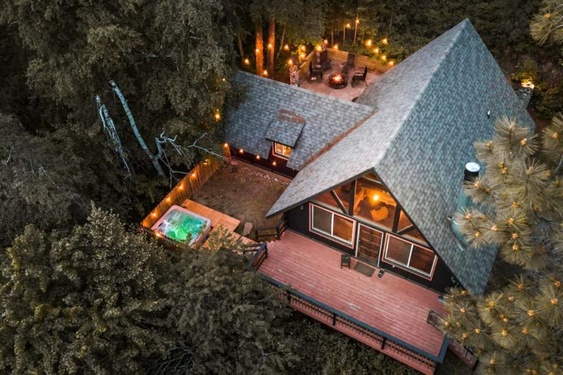 Unique Airbnbs in Whitefish, Montana: Lakefront Cabin
