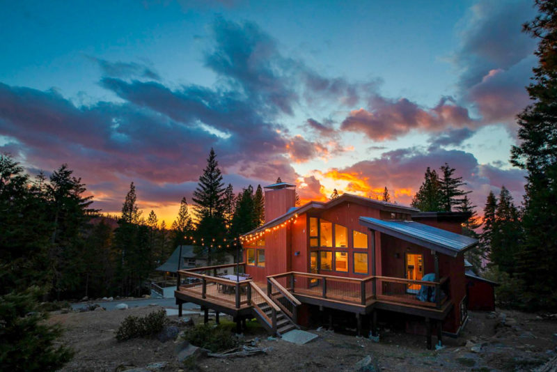 Unique Airbnbs in Yosemite National Park: Sweetwater Lodge with Game Room