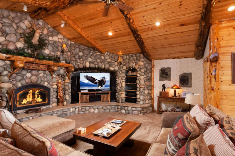 Unique Big Bear Airbnbs & Vacation Homes: Lakefront Log Cabin