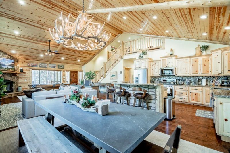 Unique Big Bear Airbnbs & Vacation Homes: Luxury Mountain Cabin