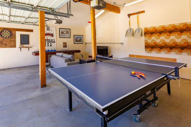 Yosemite Airbnbs and Vacation Homes: Sweetwater Lodge with Game Room