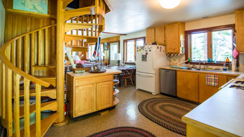 Airbnbs in Bar Harbor, Maine Vacation Homes: Crow's Nest Studio