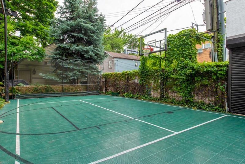 Airbnbs in Chicago, Illinois Vacation Homes: Large Lincoln Park Villa