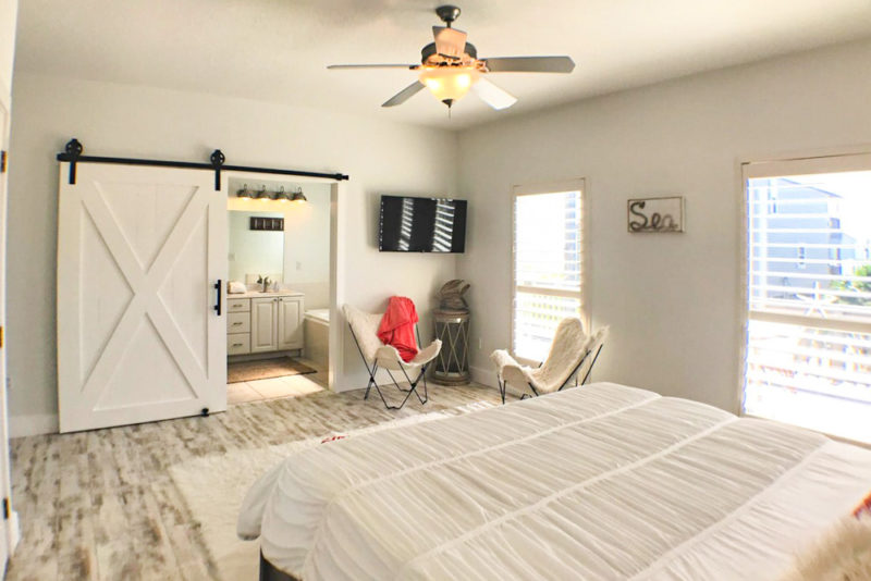Airbnbs in Galveston, Texas Vacation Homes: Modern Beachside Bungalow