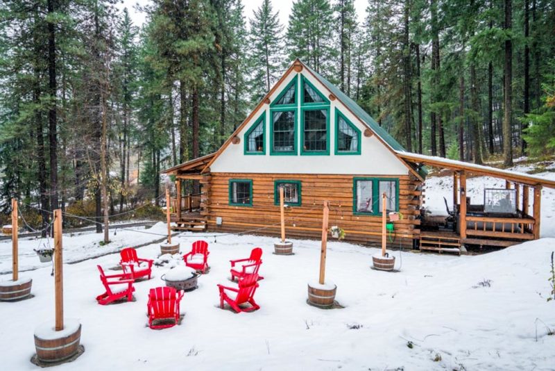 Airbnbs in Leavenworth, Washington Vacation Homes: Rustic Bavarian Village Log Cabin