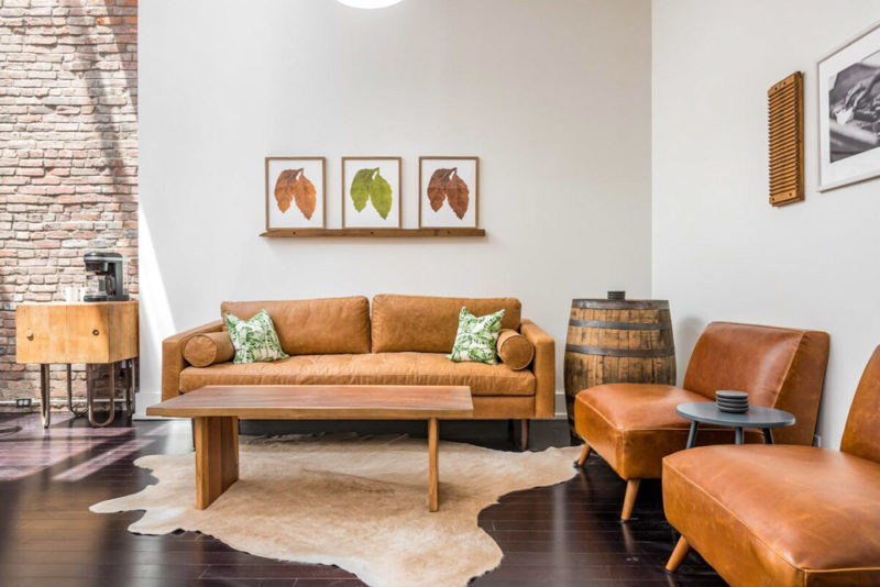 Airbnbs in Louisville, Kentucky Vacation Homes: Casa Omara