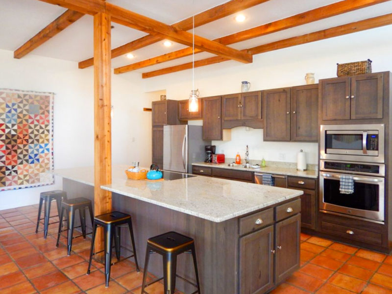 Airbnbs near Big Bend National Park Vacation Homes: Modern Southwest House