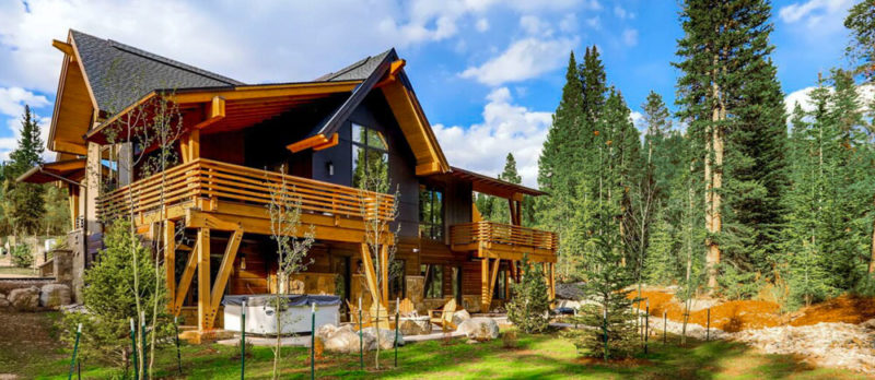 Best Airbnbs in Breckenridge, Colorado: Restoration on the River Chalet