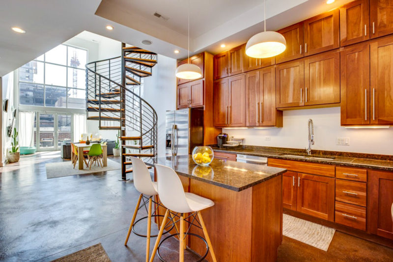 Best Airbnbs in Chicago, Illinois: Condo Near Fulton Market