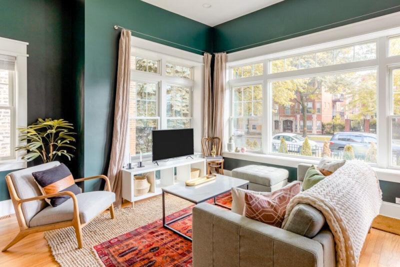 Best Airbnbs in Chicago, Illinois: Historic Edgewater Glen Suite