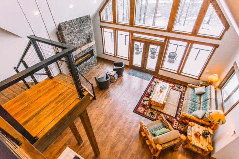 Best Airbnbs in Leavenworth, Washington: Riverfront Cabin