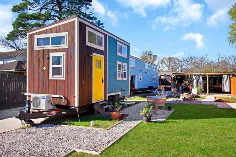 Best Houston Airbnbs and Vacation Rentals: Colorful Downtown Tiny House