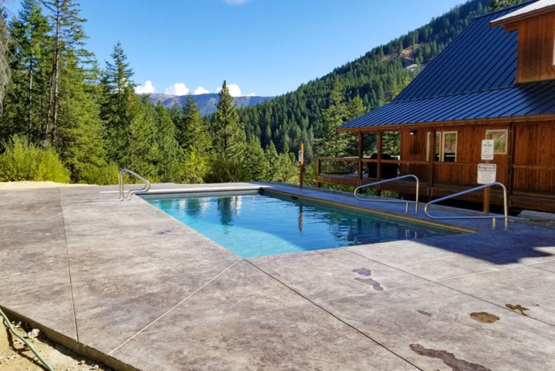 Best Leavenworth Airbnbs and Vacation Rentals: Custom Country Lodge