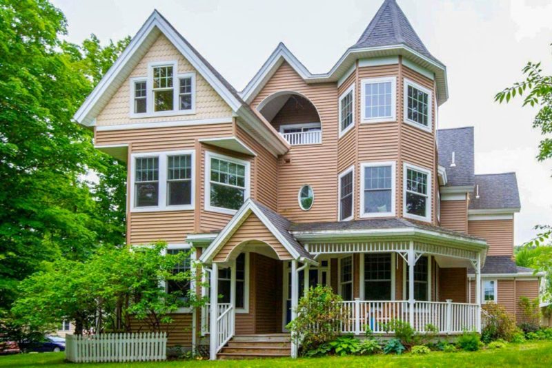 Cool Bar Harbor Airbnbs and Vacation Rentals: Kebo Cottage