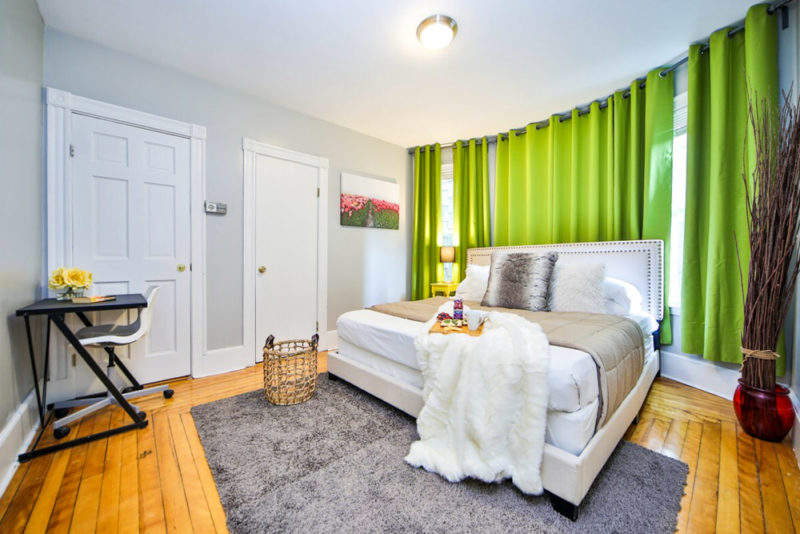 Cool Boston Airbnbs and Vacation Rentals: Massive Downtown Retreat