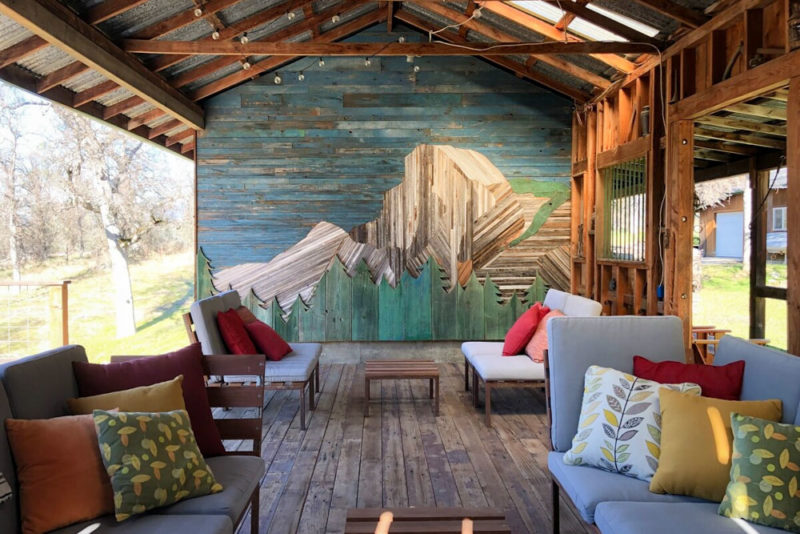 Cool Yosemite Airbnbs and Vacation Rentals: Copper Lodge River Retreat