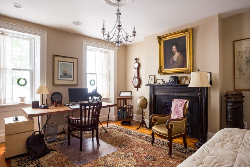 Coolest Airbnbs in Boston, Massachusetts: Historic Beacon Hill Townhouse