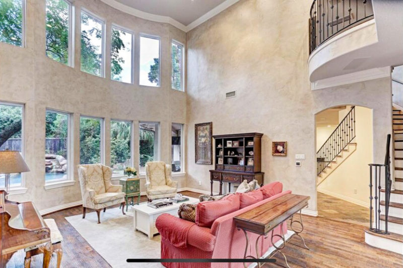 Coolest Airbnbs in Houston, Texas: Luxury Estate with Pool