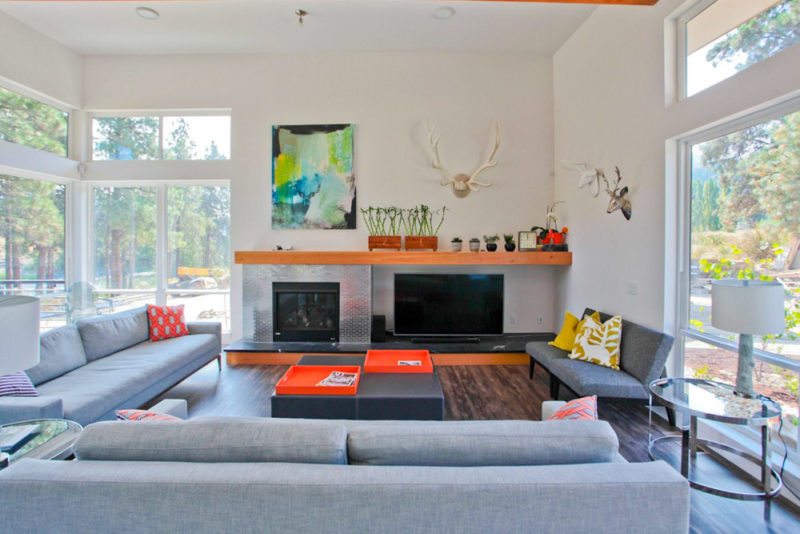 Coolest Airbnbs in Leavenworth, Washington: Custom Home Near Wenatchee River