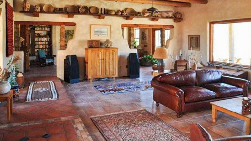 Coolest Airbnbs near Big Bend National Park: Dos Corazones Adobe House