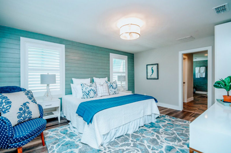 Jacksonville Airbnbs and Vacation Homes: Funky Beach Retreat