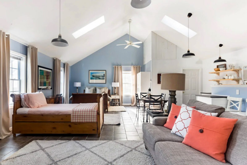 Portland Airbnbs and Vacation Homes: Charming Loft with Pool