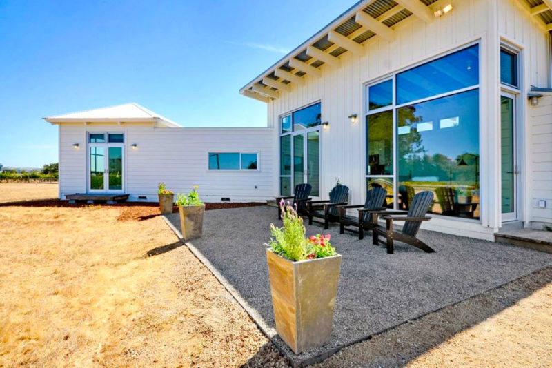 Sonoma Airbnbs and Vacation Homes: Field House