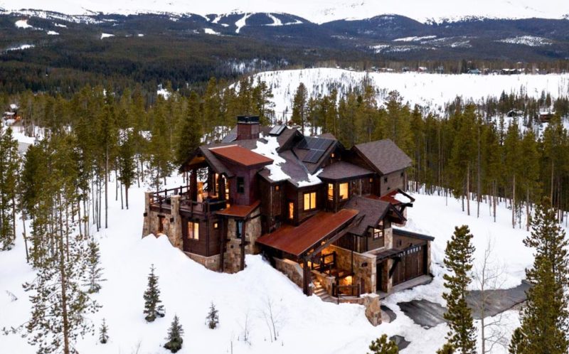 Unique Airbnbs in Breckenridge, Colorado: Summit at Shockhill Ski Chalet