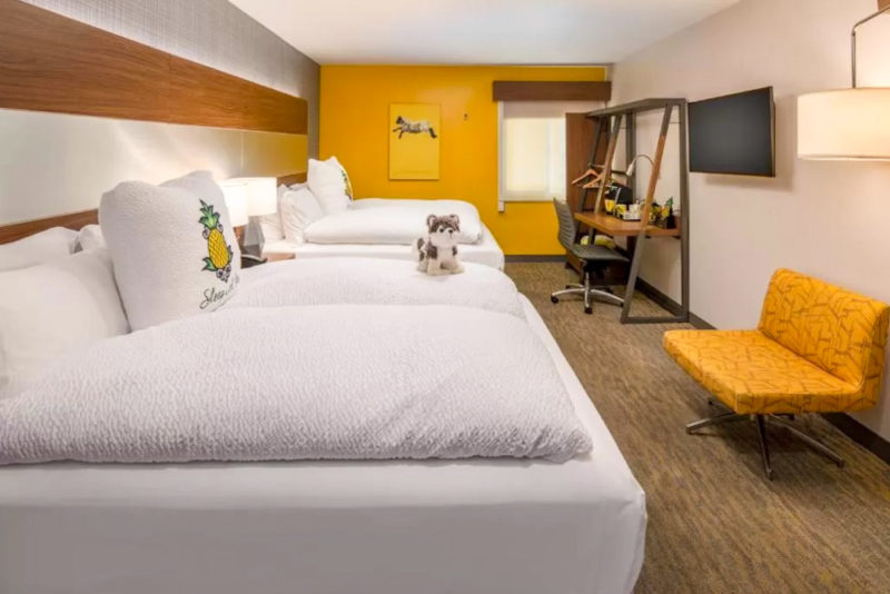 Best San Diego Hotels: Staypineapple, Hotel Z