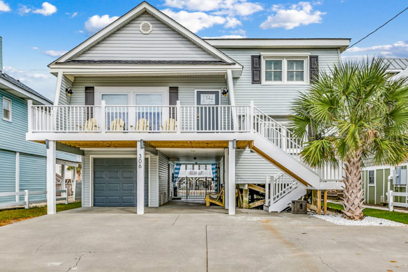 Myrtle Beach Airbnbs and Vacation Homes: Canal Home near Cherry Grove Beach