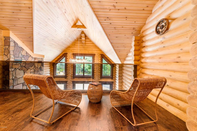 Poconos Mountains Airbnbs & Vacation Homes: Luxury Log Cabin