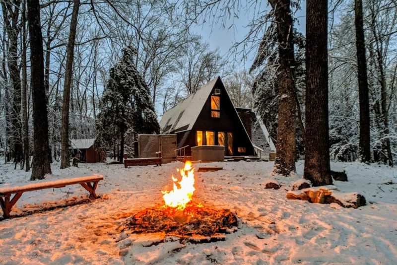 The Poconos Airbnbs and Vacation Homes: Alpine Cabin Near Ski Resort