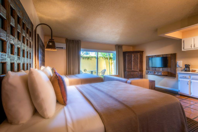 Best Anaheim Hotels Near Disneyland: Hotel Pepper Tree