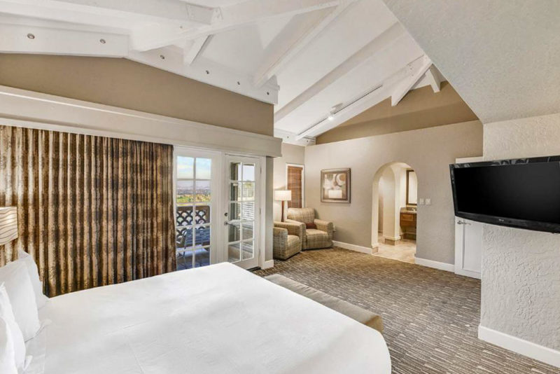 Where to Stay in Phoenix, Arizona: Pointe Hilton Tapatio Cliffs Resort