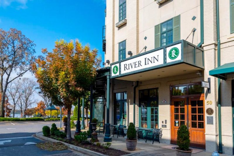Best Memphis Hotels: River Inn