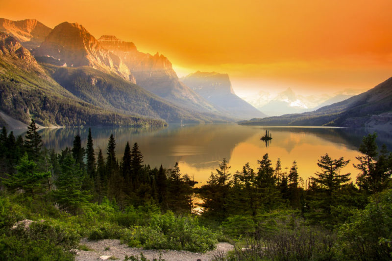 Best Things to do in Montana: Hike Glacier National Park