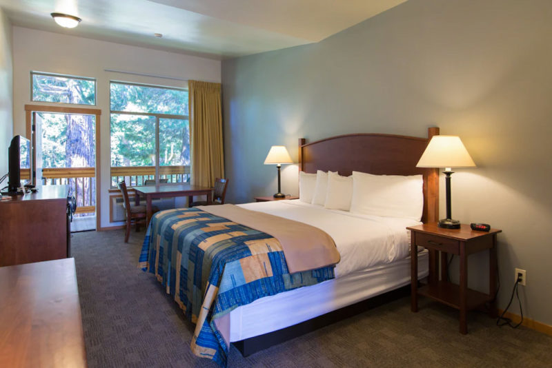 Best Hood River Hotels: Westcliff Lodge