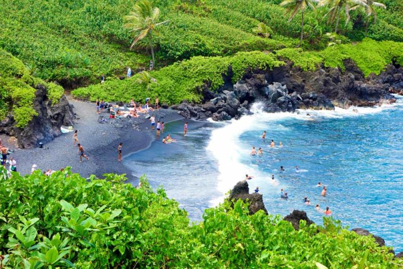 Fun Things to do on Maui: Waianapanapa State Park