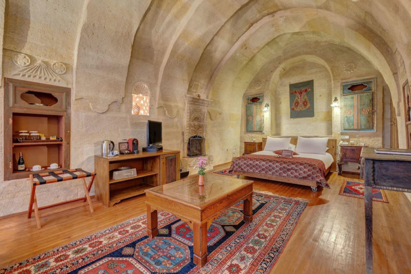 Luxury Cave Hotels in Cappadocia, Turkey: Taskonaklar