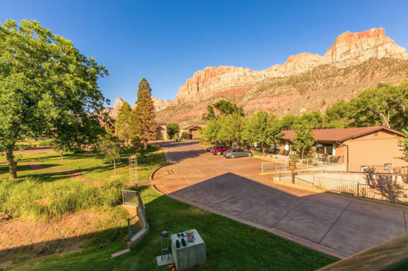 Where to Stay Near Zion National Park: Driftwood Lodge