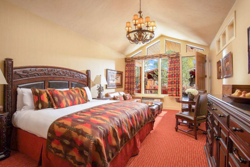 Best Jackson Hole Hotels: Rustic Inn Creekside